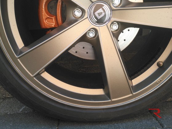 Den Sätteln mal ein wenig Farbe gegönnt :)